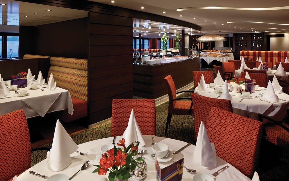 AmaWaterways PRIMA_Restaurant.jpg
